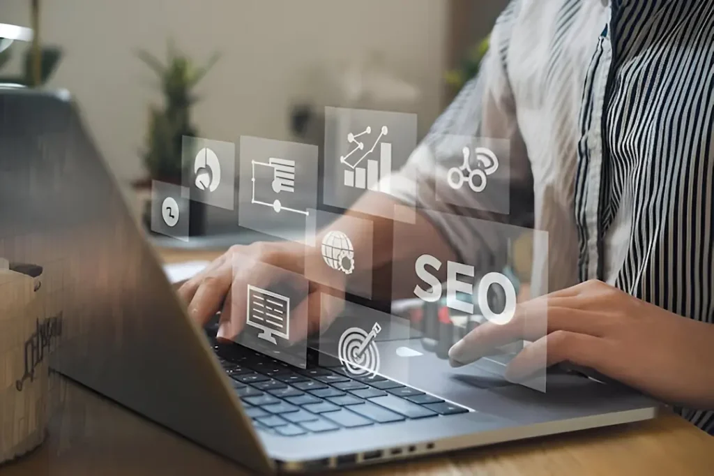 por qué mi competencia aparece antes en Google